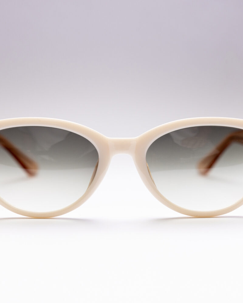 Ivory Cream & Olive Tint